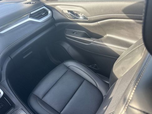 Used 2021 GMC Acadia SLT w/ Elevation Edition image 15