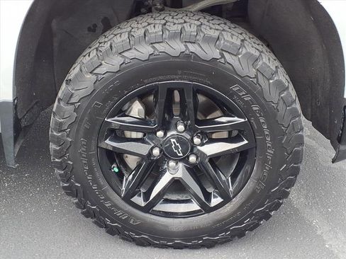 Used 2021 Chevrolet Silverado 1500 LT Trail Boss w/ Bed Protection Package AWD/4WD image 14