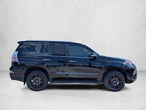 Used 2019 Lexus GX 460 image 4
