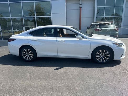 Used 2021 Lexus ES 250 AWD/4WD image 2