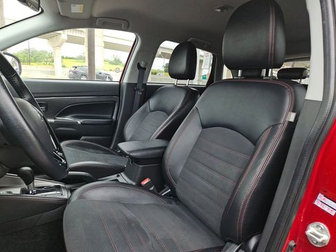 Used 2025 Mitsubishi Outlander Sport SE AWD/4WD image 16