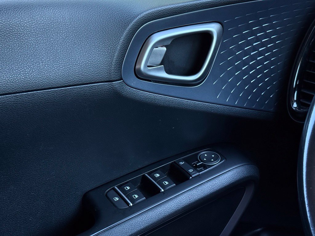Used 2023 Kia Soul EX FWD image 21