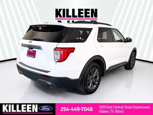 Used 2023 Ford Explorer XLT w/ Equipment Group 202A RWD image 9