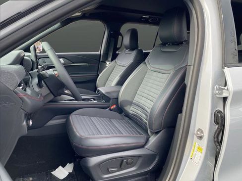 New 2026 Ford Explorer ST-Line w/ ST-Line Street Pack image 4