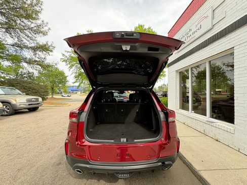 Used 2023 Chevrolet TrailBlazer RS w/ Sun and Liftgate Package image 19