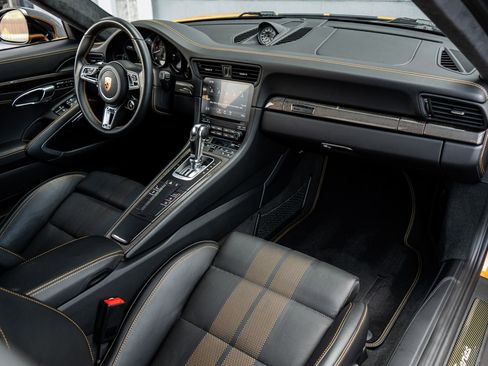 Used 2018 Porsche 911 Turbo S AWD/4WD image 2
