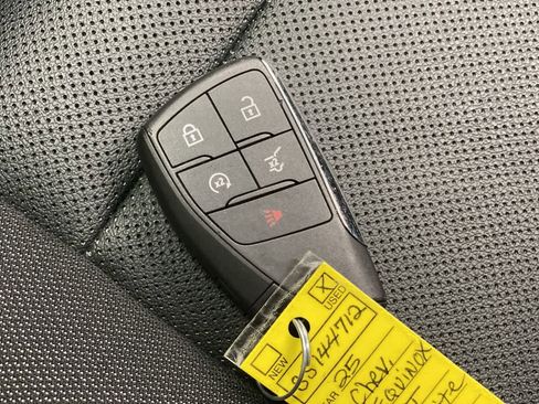 Used 2025 Chevrolet Equinox EV LT w/ Convenience Package image 27