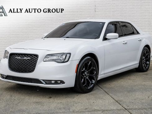 Used 2019 Chrysler 300 S image 1