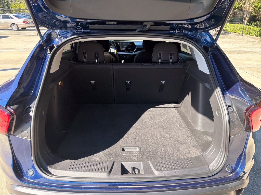 Used 2024 Chevrolet Trax LS FWD image 29