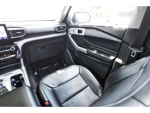 Used 2023 Ford Explorer Limited AWD/4WD image 9