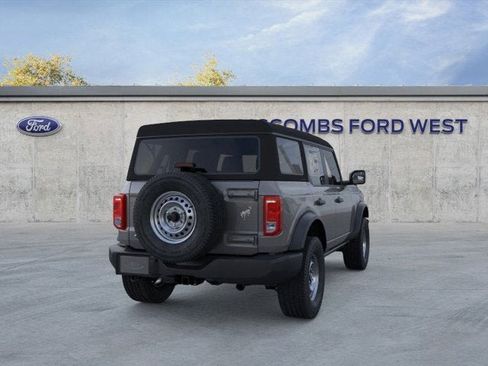 New 2025 Ford Bronco 4-Door image 8