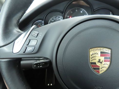 Used 2016 Porsche Panamera 4 image 11