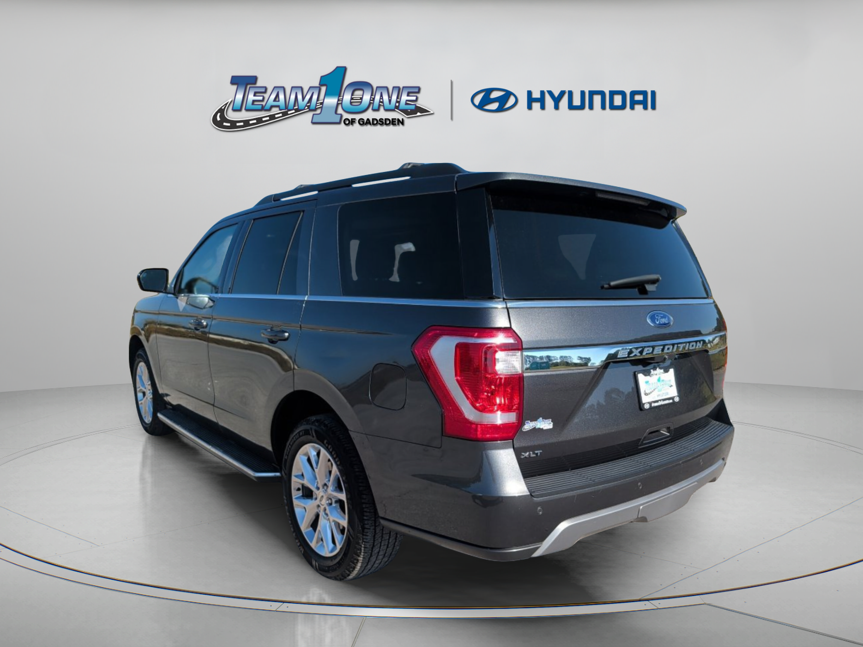 Used 2020 Ford Expedition XLT w/ Equipment Group 202A RWD image 6