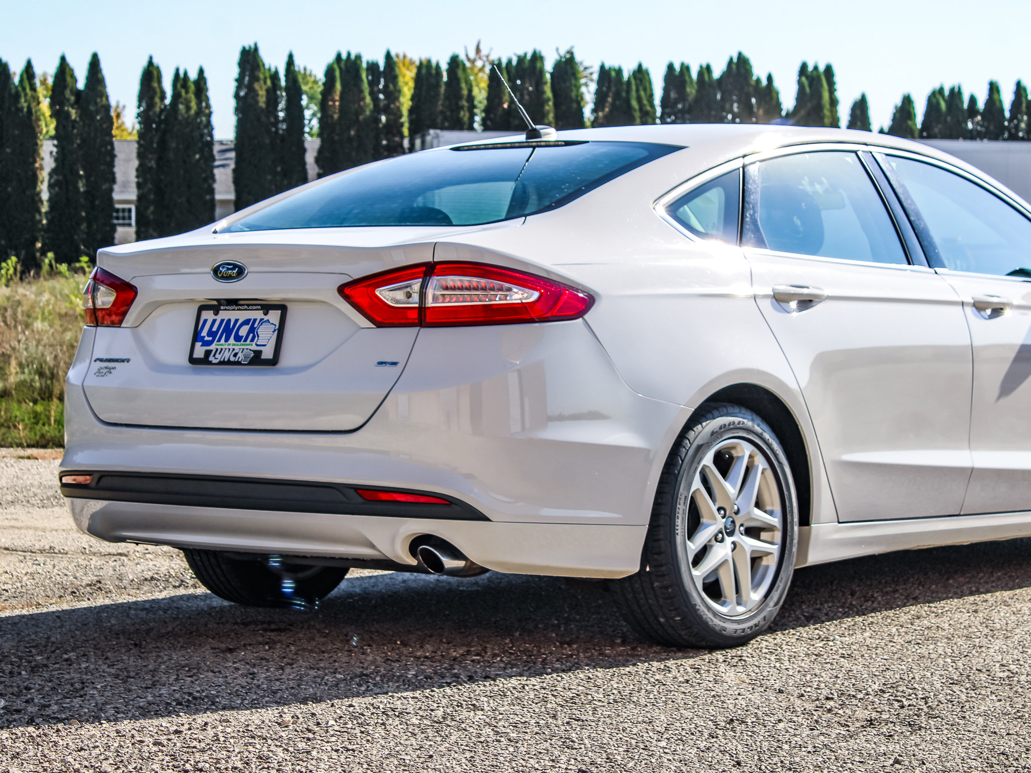 Used 2016 Ford Fusion SE FWD image 29