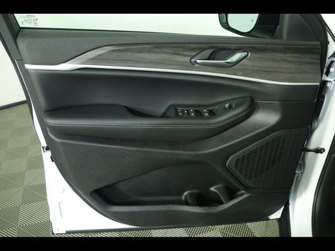 New 2026 Jeep Grand Cherokee 4WD image 17