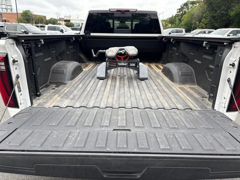 Used 2025 GMC Sierra 3500 Denali w/ Denali Reserve Package AWD/4WD image 11