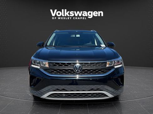 Certified 2022 Volkswagen Taos SE FWD image 3