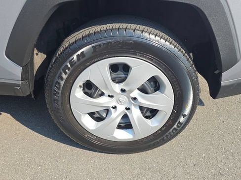Used 2025 Toyota RAV4 LE AWD/4WD image 25