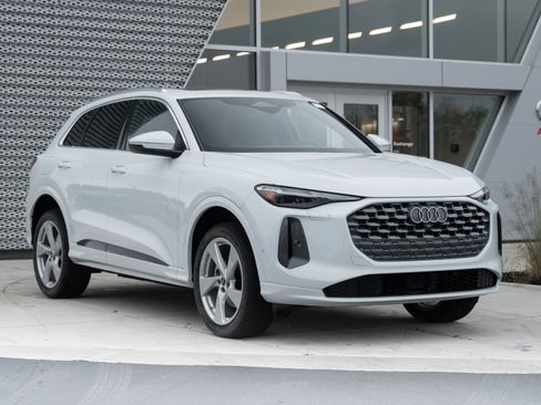 New 2025 Audi Q5 Premium Plus image 2