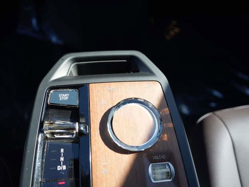 Used 2023 BMW iX xDrive50 w/ Premium Package image 20