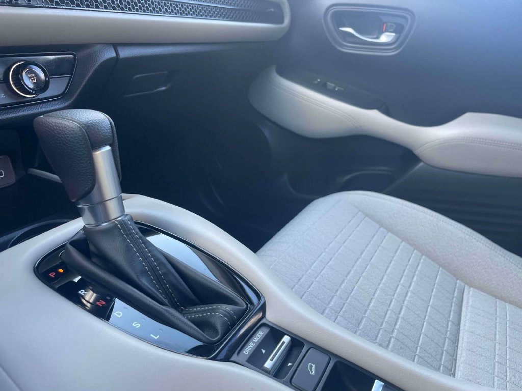 Certified 2024 Honda HR-V LX image 29