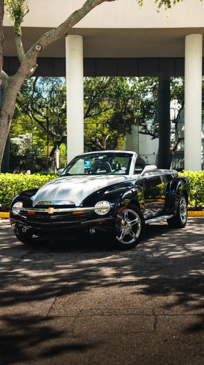 Used 2006 Chevrolet SSR w/ Preferred Equipment Group RWD image 6