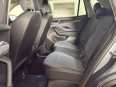 New 2026 Volkswagen Tiguan SE AWD/4WD image 5