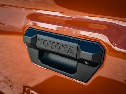 Used 2025 Toyota Tacoma TRD Off-Road w/ TRD Off Road Upgrade Package image 17