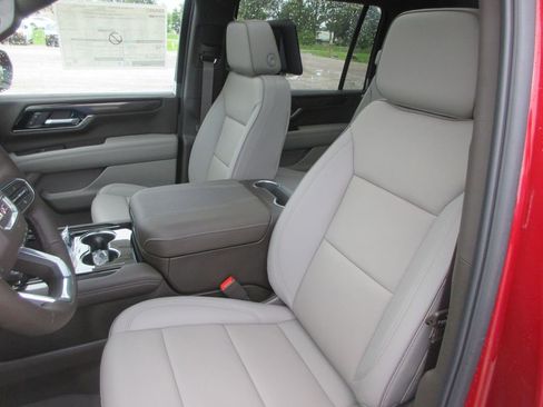 New 2026 GMC Yukon XL Elevation w/ Elevation Premium Package AWD/4WD image 11