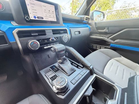 Used 2025 Toyota Tacoma TRD Off-Road AWD/4WD image 39