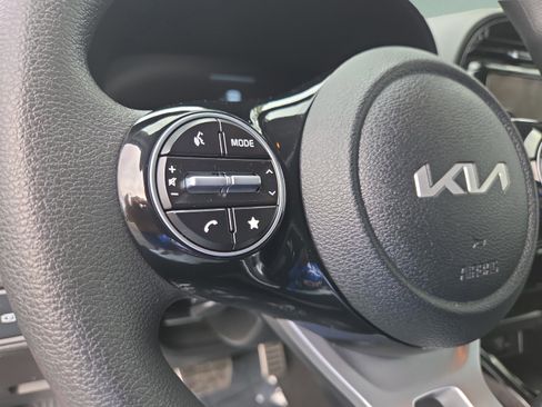 Used 2023 Kia Soul S image 13