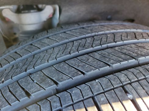 Used 2025 Honda Pilot EX-L image 9