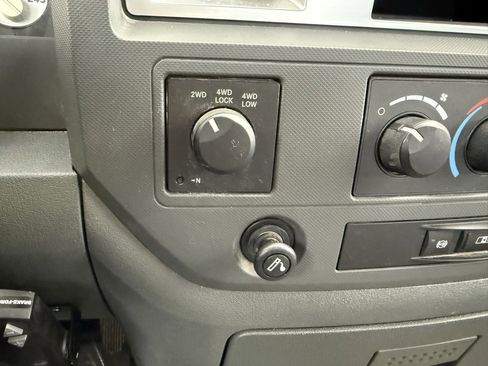 Used 2009 Dodge Ram 2500 Truck SLT w/ Popular Equipment Group image 27