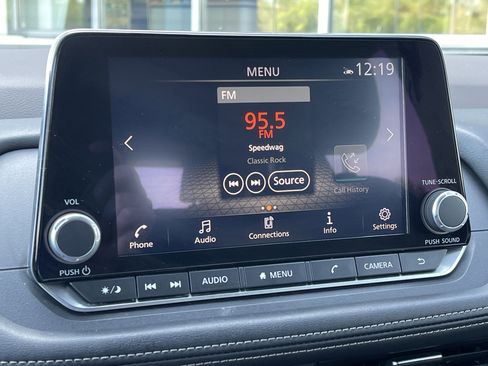 Used 2023 Nissan Rogue SV image 24