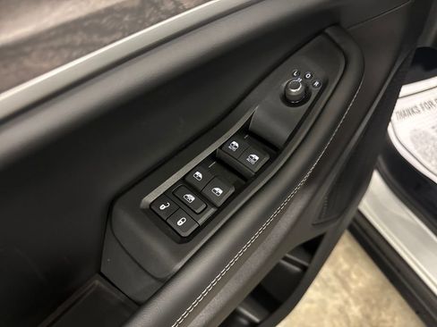 New 2025 Jeep Grand Cherokee Limited image 11