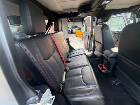 Used 2018 Jeep Wrangler Unlimited Rubicon AWD/4WD image 19