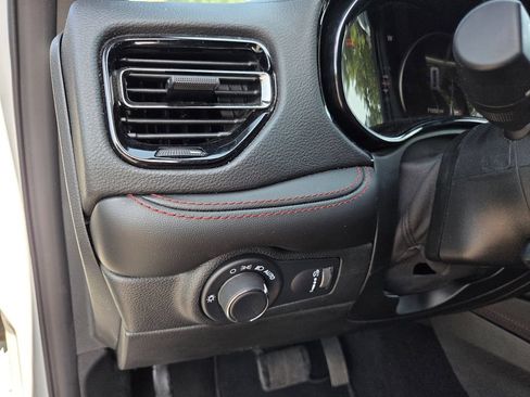 Used 2024 Dodge Durango GT RWD image 19