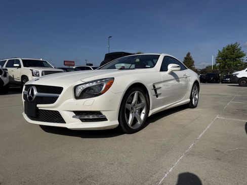 Used 2014 Mercedes-Benz SL 550 image 3