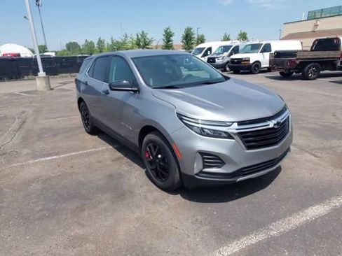 Used 2024 Chevrolet Equinox LT w/ LPO, Floor Liner Package FWD image 2