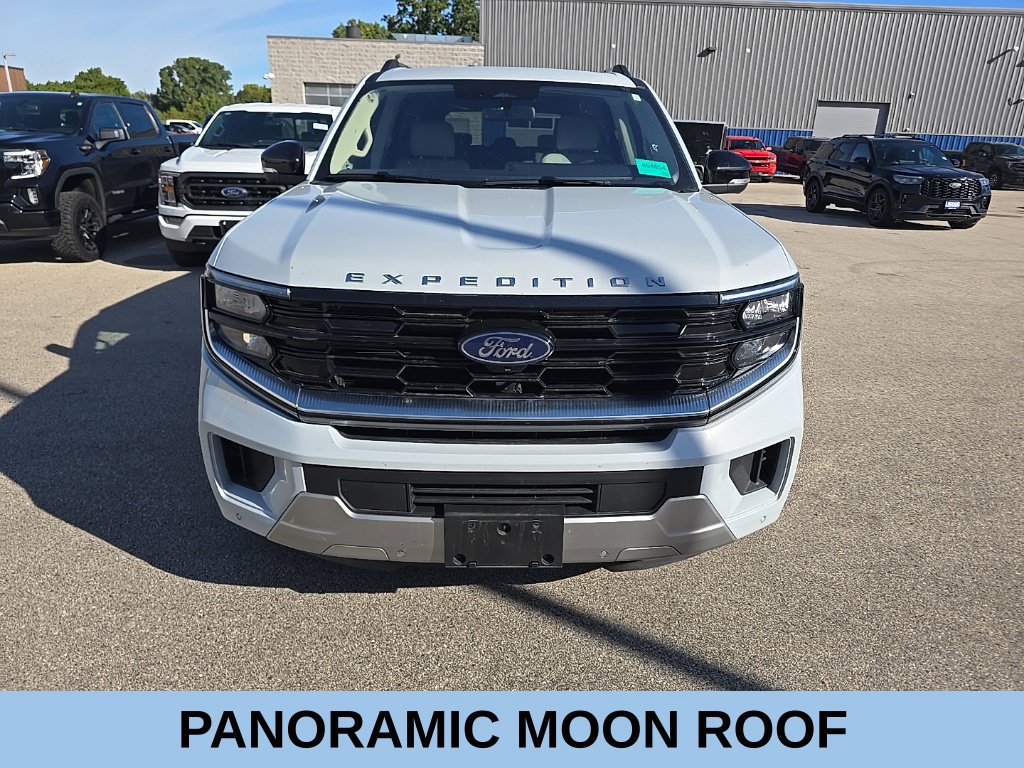 Used 2025 Ford Expedition Platinum w/ Platinum Ultimate Package AWD/4WD image 2