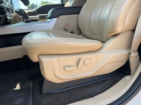 Used 2018 Ford F150 Lariat w/ Equipment Group 502A Luxury AWD/4WD image 14