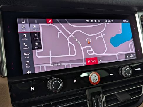 New 2026 Porsche Macan AWD/4WD image 33