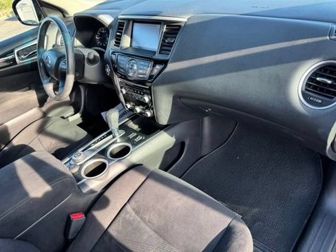 Used 2016 Nissan Pathfinder SV w/ SV Cold Weather Package AWD/4WD image 27