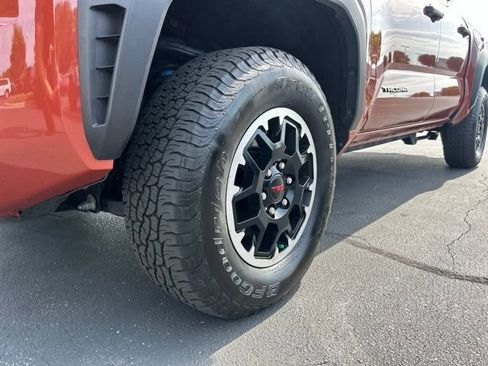 Used 2025 Toyota Tacoma TRD Off-Road AWD/4WD image 14
