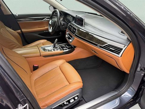 Used 2016 BMW 750i xDrive AWD/4WD image 19
