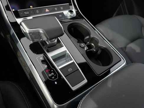 Used 2025 Audi Q8 Premium w/ Convenience Package image 18