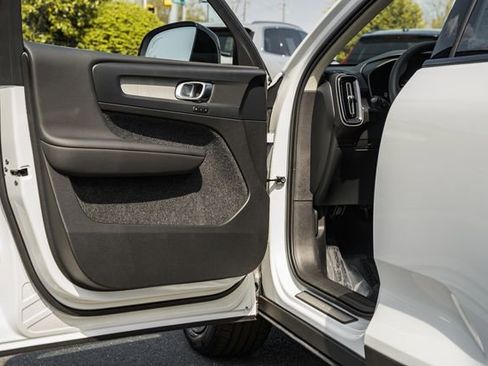 New 2026 Volvo XC40 B5 Plus w/ Climate Package image 40