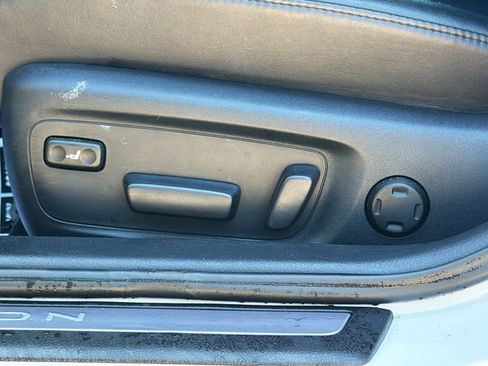 Used 2017 Toyota Avalon Limited w/ Carpet Mat Package FWD image 24