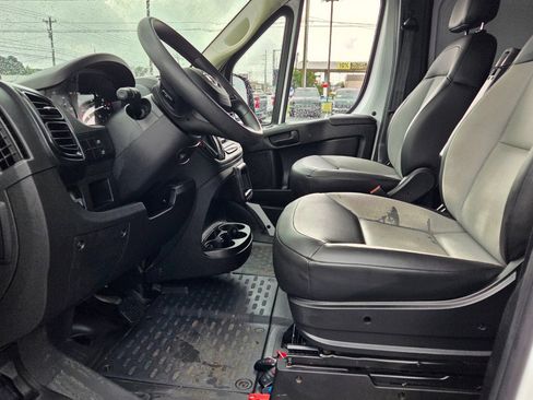 Used 2023 RAM ProMaster 2500 FWD image 5