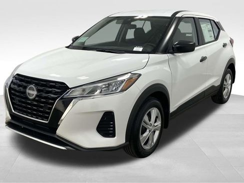 New 2025 Nissan Kicks Play S image 6